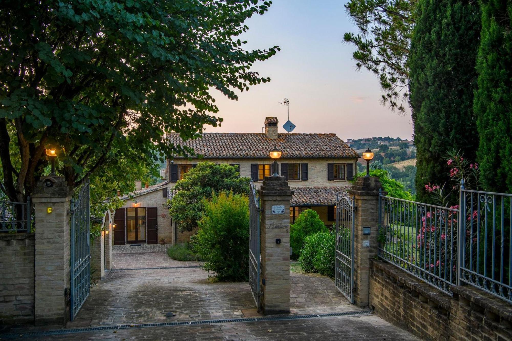 La Girolima, Marchferienhaeuser Villa Mondavio Exterior photo